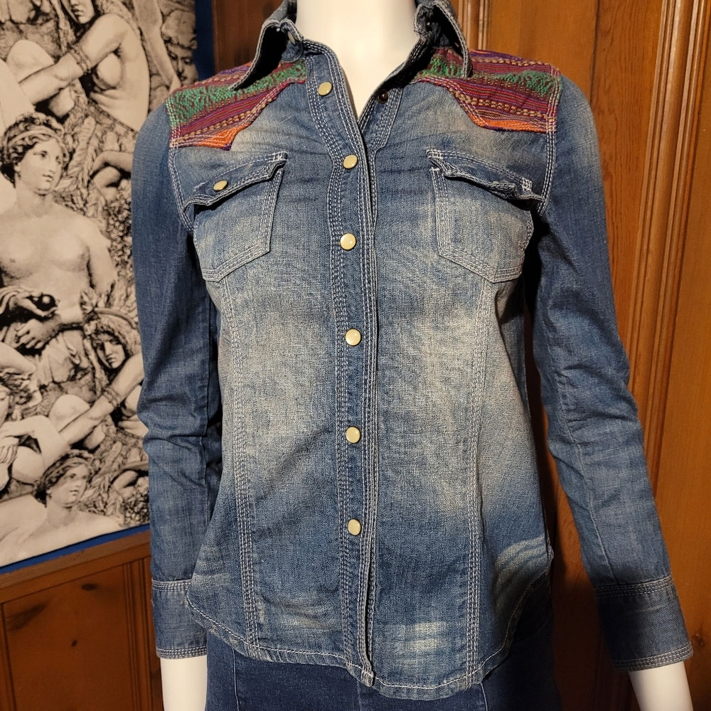 Jean jacket - Picture 2 of 10